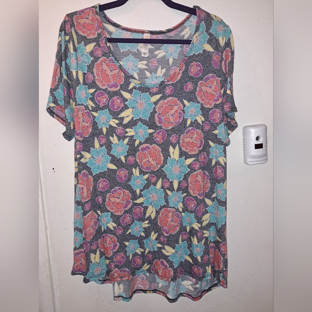 Lularoe 2XL Classic Tee